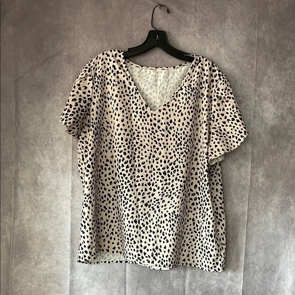 Women’s Lightweight V-Neck Animal Print Flowy Blouse | Size XXL